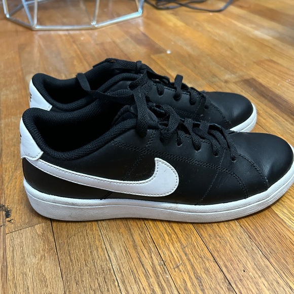 SOLD Nike Sneakers - Picture 2 of 6